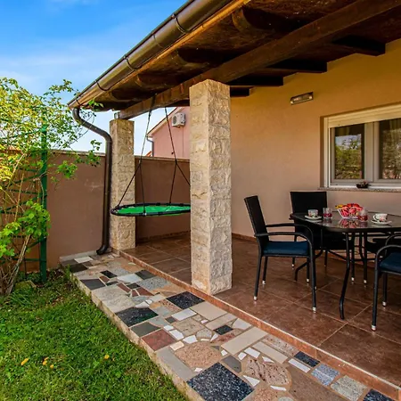 빌라 Enard With Jacuzzi By Istrabook