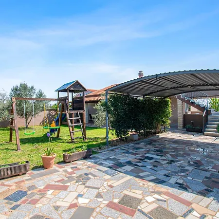 Enard With Jacuzzi Villa