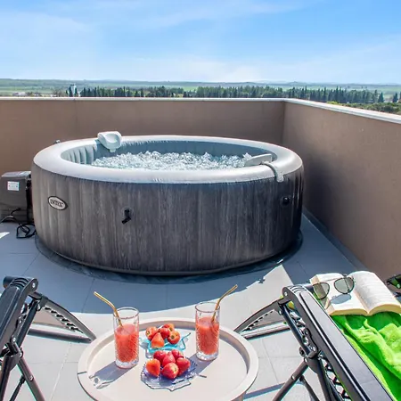 别墅 Enard With Jacuzzi By Istrabook *
